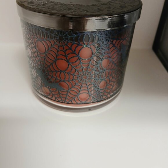 Vampire Blood Candle - 2019 Bath and Body Works Collection - Picture 4 of 6